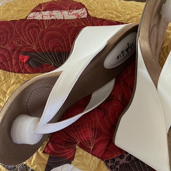 Summer  white Sandler. Can dress up or down.  Never worn. - Picture 8 of 10